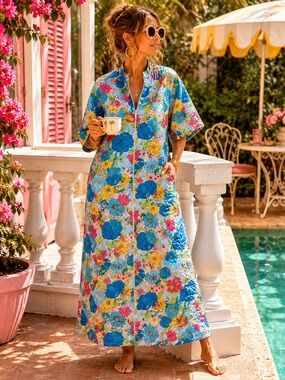 1970s Vintage Mr. Robert Quilted Floral Resort Caftan Housecoat Poolside Robe